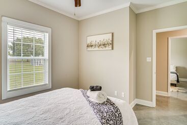 بيت ريفى Cozy Crowley Home: Modern Interior, Covered Porch!