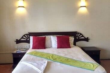 Hotel Blooming Bay - Clifftop Beach Resort