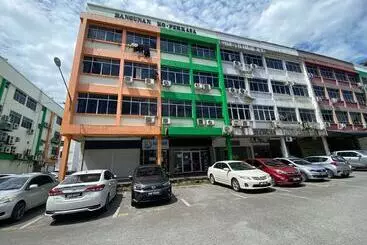 ユースホステル Checkinn Express Kuching