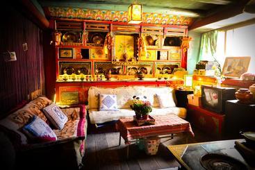 ユースホステル Ando Tibetan Inn