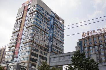 Super 8 Hotel Changchun Jingyue Xincheng Street Bashu Yingxiang