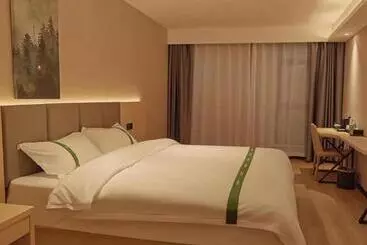 Hotel Green Tree Inn Kaifeng Weishi County People S Square