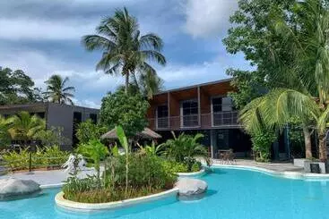 Hotelli Warehouse18 Pool Cafe Resort