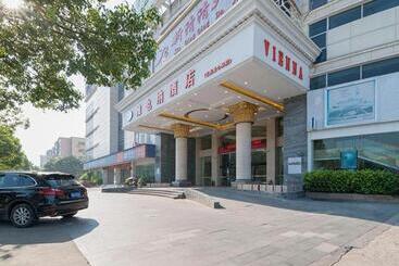 Vienna Hotel Fuzhou Changle Zhenghe Metro Station