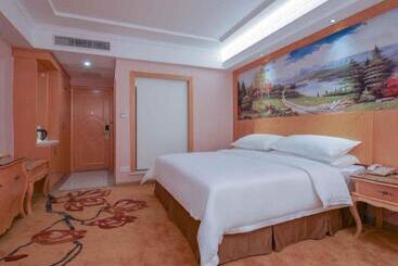 Vienna Hotel Guangdong Huiyang Qiuchang Yingbin Road