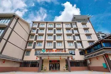 Vienna Hotel Guangxi Liuzhou Sanjiang Gulou Niaochao Passenger Station