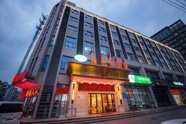 Vienna Hotel Xuzhou Junsheng Plaza Benteng Avenue Metro Station