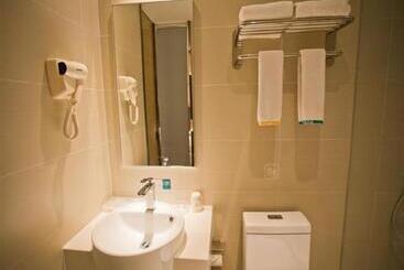 Hotel City Comfort Inn Deyang Wenmiao Square Gymnasium