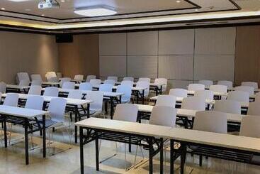 Hotel James Joyce Coffetel Anyang Railway Station Wenfeng Avenue Yinxu Scenic Spot