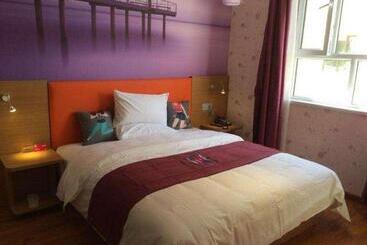 Pai Hotel Nanchong Huaxi Normal University