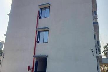 Hotelli Aayan Residency Boarding & Lodging