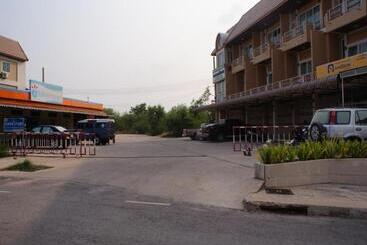 Hotel Crystal Place Buayai