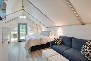 渡假胜地  Launch Pad Luxury Glamping Tent Space Theme