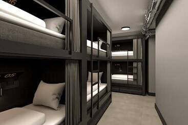 Little Monkey Hostel Private Pods