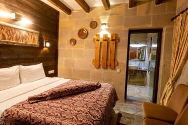 Hotel In Stone House