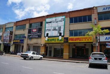 Greens Hotel & Suites