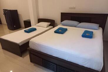 Hotel Sea Breeze Guest House