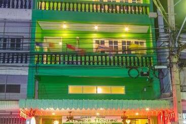 Pension (Hôtel basse catégorie) Aree's House