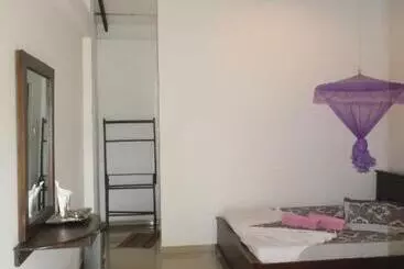 ホテル Romana Rest Kataragama