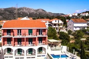 آپارتمان‌های توریست‌ها Apartments Villa Lukas