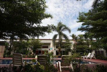 هتل Phuket Garden Home