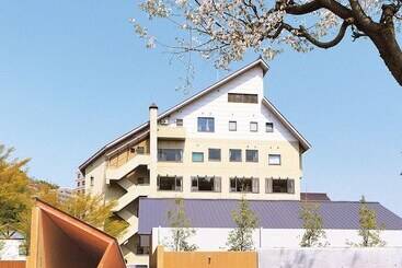 ريوكان Honjin Sakura Tei