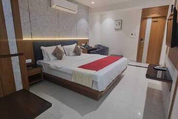 فندق Ranjeet Akola