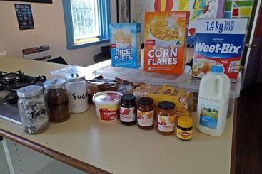 Общежитие Wickham Retreat Backpackers