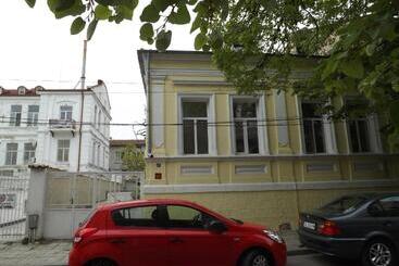 Hostel Rayska Yabalka