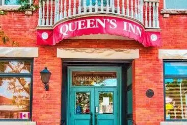 هتل Queen S Inn At Stratford