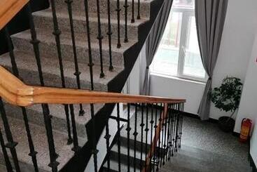 Three Dolphins Hotel With Rooftop Terracе