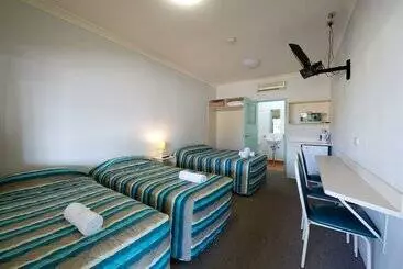 Lamington Hotel Motel   Detached Motel