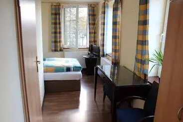 Hotelli Zum Landhaus