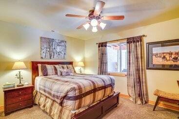 Vidéki Ház Duck Creek Village Cabin W/ Deck & Private Hot Tub