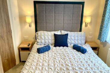 Luxurious Comfort At 102, Duckpool Lodge In Bude