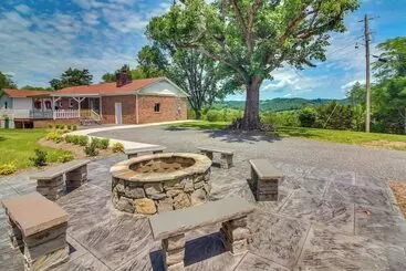 Mökkimajoitus 5 Mi To Center Hill Lake: Buffalo Valley Home