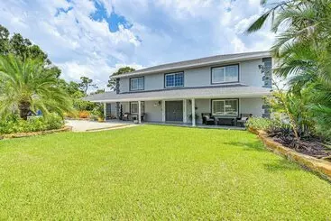 コテージ Sprawling Fort Myers Home: Pool & Screened Lanai!