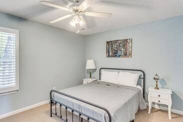 קוטג'' 1/2 Mi To Ocean: Sunny Surfside Beach Escape!