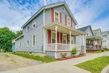 Mökkimajoitus Bennington Gem W/ Smart Tv Near Historic District!
