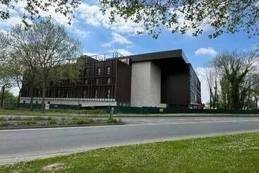 Hotelli Akena Serris  Val D Europe