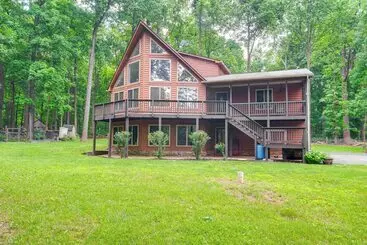 Mökkimajoitus Linden Family Home W/ Yard < 5 Mi To Wineries!