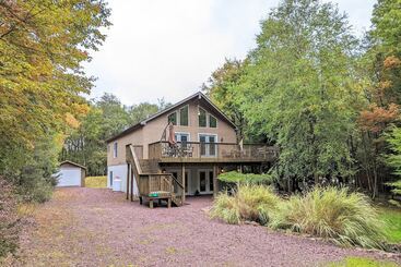 کلبه Mews Mountain House By Avantstay Walk To Beach, Hot Tub, Game Room