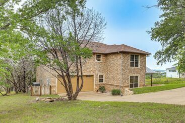 Landhus Pet Friendly Granbury Home W/ Lake Access & Grill!