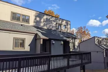 Mökkimajoitus The Bear S Den By Avantstay Prime Location, Renovated W/ Movie & Game Room