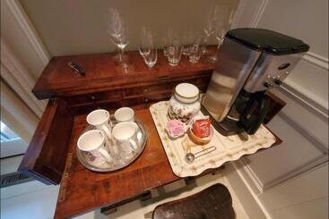 Bed and Breakfast Dot's Landing Garden Room