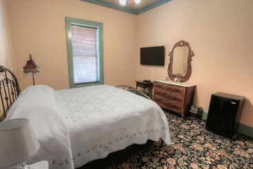 בית מלון כפרי The Weinhard