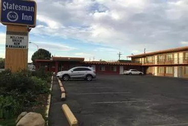 モーテル Statesman Inn