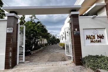 تختخواب و صبحانه Mũi Né Motel