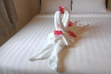 Baan Talay Hostel And Bar