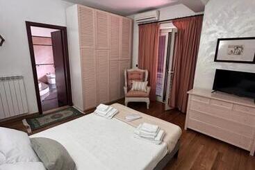 تختخواب و صبحانه Villa Garden